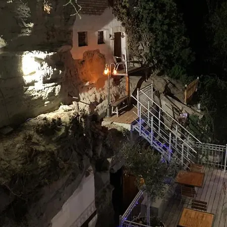 Gaestehaus Zum Felsen Penzion