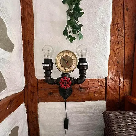 Penzion Gaestehaus Zum Felsen 4*