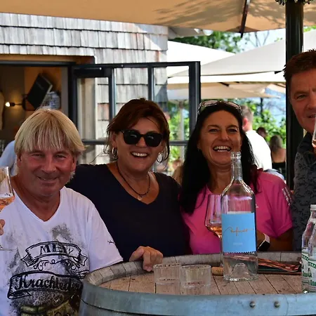 Gaestehaus Zum Felsen 4*