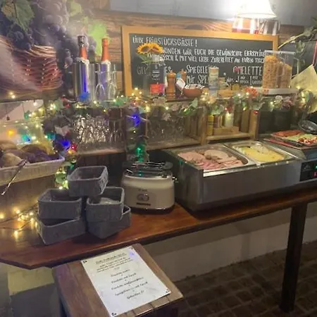 Penzion Gaestehaus Zum Felsen 4*