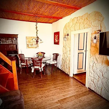 Gaestehaus Zum Felsen 4*