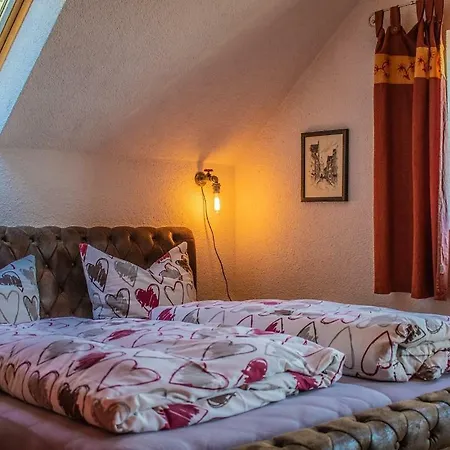 Penzion Gaestehaus Zum Felsen 4*