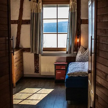 Penzion Gaestehaus Zum Felsen 4*