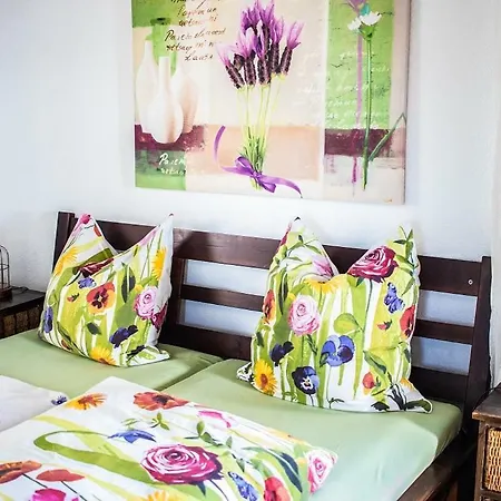 Penzion Gaestehaus Zum Felsen 4*